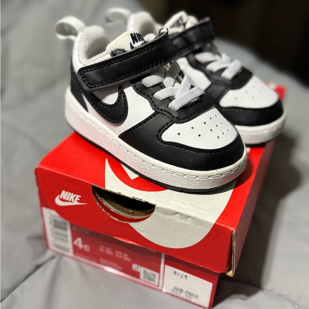 Nike Kids Black and White Sneakers